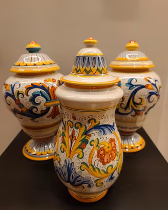 Vasi Deruta Giglioni dipinti a mano – set/singoli