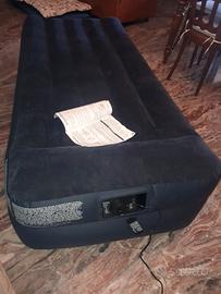 Materasso gonfiabile Intex
