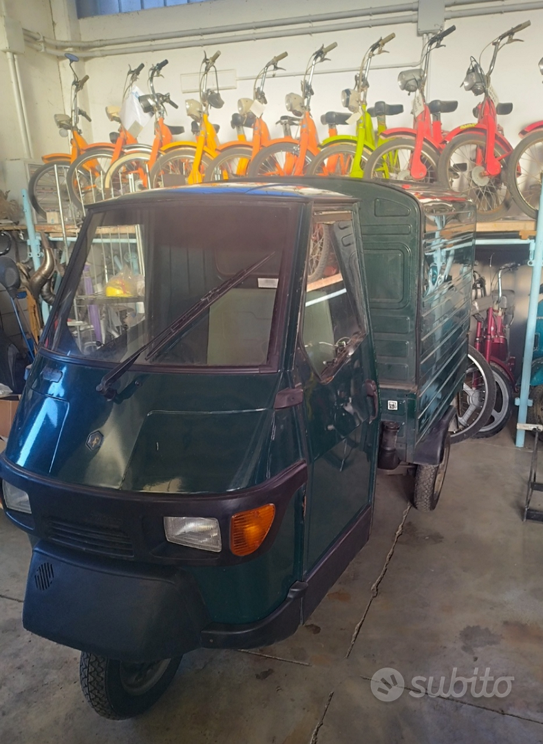 APE 50 Piaggio con cassone chiuso Moto e Scooter In vendita a