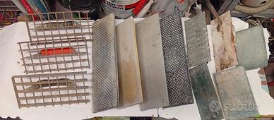 attrezzi muratore/ gratta muro a griglia 