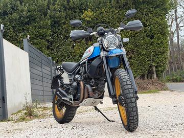 Ducati Scrambler Desert Sled solo 9.700km + access