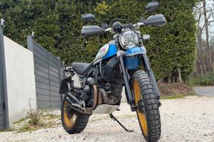Ducati Scrambler Desert Sled solo 9.700km + access
