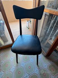 Coppia di sedie in legno nere