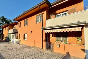 3 camere, studio, dependance e grande cantina: ...