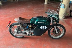 Moto Guzzi v35 cafe racer