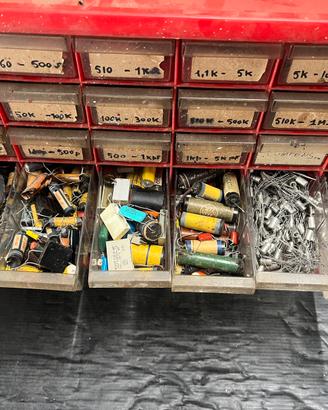 Lotto Elettronica Vintage con Cassettiera