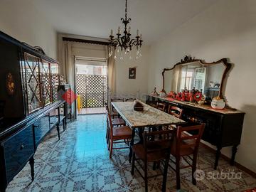 Appartamento 4 vani zona Gravina -3