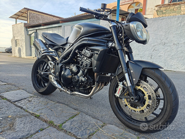 Triump speed triple 1050
