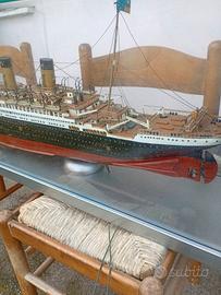 modellino Titanic in scala