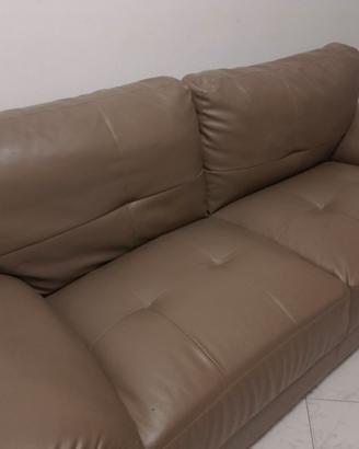 divano in pelle 