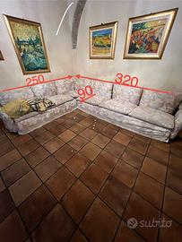 DIVANO ANGOLARE GRANDE 320x250