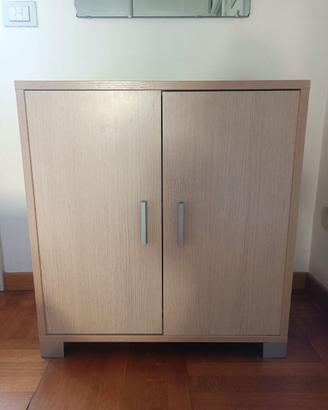 Mobile con antine in rovere sbiancato