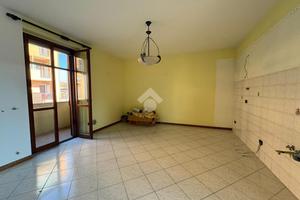 2 LOCALI A TRECATE