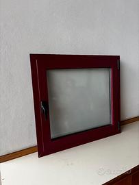 Finestra in alluminio (filo muro)