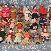 Bambole porcellana del mondo 5€ CAD. 