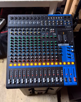 Mixer Yamaha MG16XU pari al nuovo – 16 canali – ef