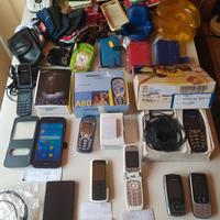 Cellulari Telefoni Custodie Tastiere e altro 