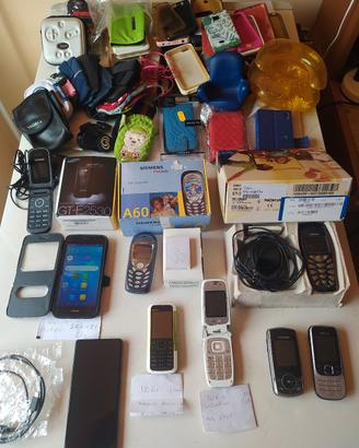 Cellulari Telefoni Custodie Tastiere e altro 