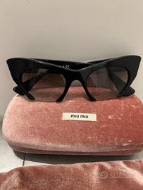OCCHIALI DA SOLE MIU MIU MODELLO CAT EYE NERO