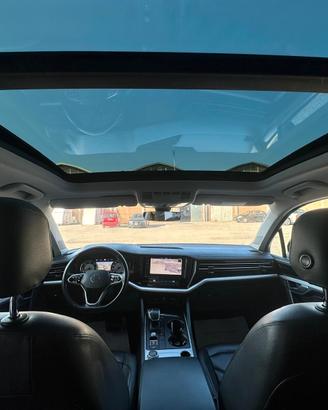 Volkswagen Touareg 3.0 TDI 231cv SCR TETTO APRIBIL