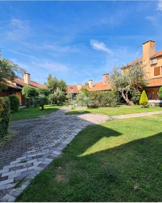 VILLA A SCHIERA A PORTO VIRO