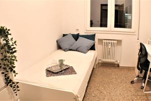 Singola in appartamento moderno