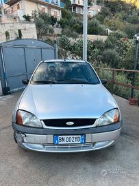 Ford fiesta anno 2000