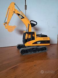 Escavatore a benna cat - BRUDER