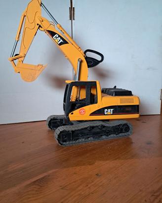 Escavatore a benna cat - BRUDER