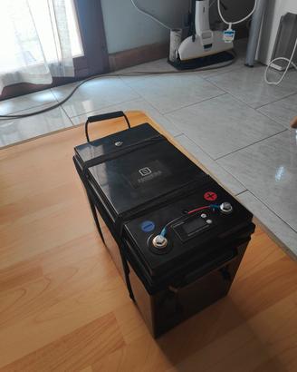 Batteria 12,8V LiFePo4 litio 320Ah accumulo camper