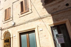 CASA SINGOLA INTERAMENTE RISTRUTTURATA