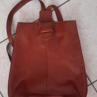 Zaino marrone con doppia bretella