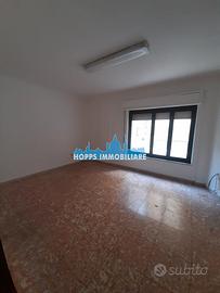 Ufficio 1 vano: via mariano stabile bassa - angolo