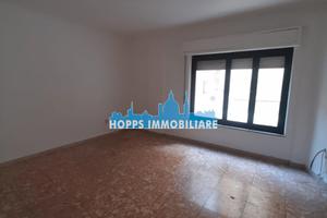 Ufficio 1 vano: via mariano stabile bassa - angolo