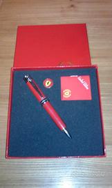 Penna e spilla Ferrari Campionato F1 2002