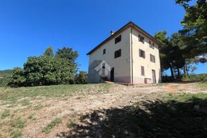 CASA SEMINDIPENDENTE A ASSISI