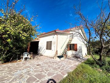 Casa indipendente con terreno a Carbonia Serbariu