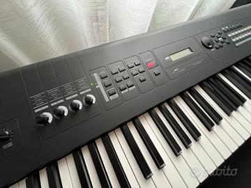 YAMAHA MX88