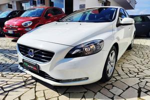 VOLVO V40 D2 1.6 Powershift Summum