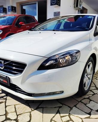 VOLVO V40 D2 1.6 Powershift Summum