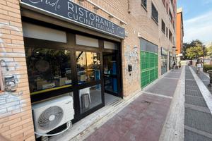 Monte Sacro - locale commerciale con canna fumaria