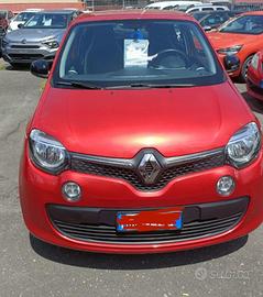 Automobili
