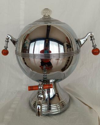 Un samovar in metallo, Decò USA