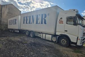 Biga Volvo Truck con rimorchio