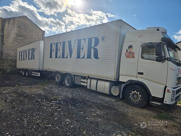 Biga Volvo Truck con rimorchio