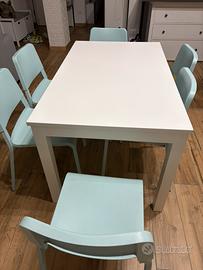 Tavolo bianco ikea allingabile con sedie