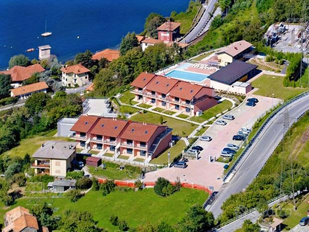 Complesso turistico sul lago di Como