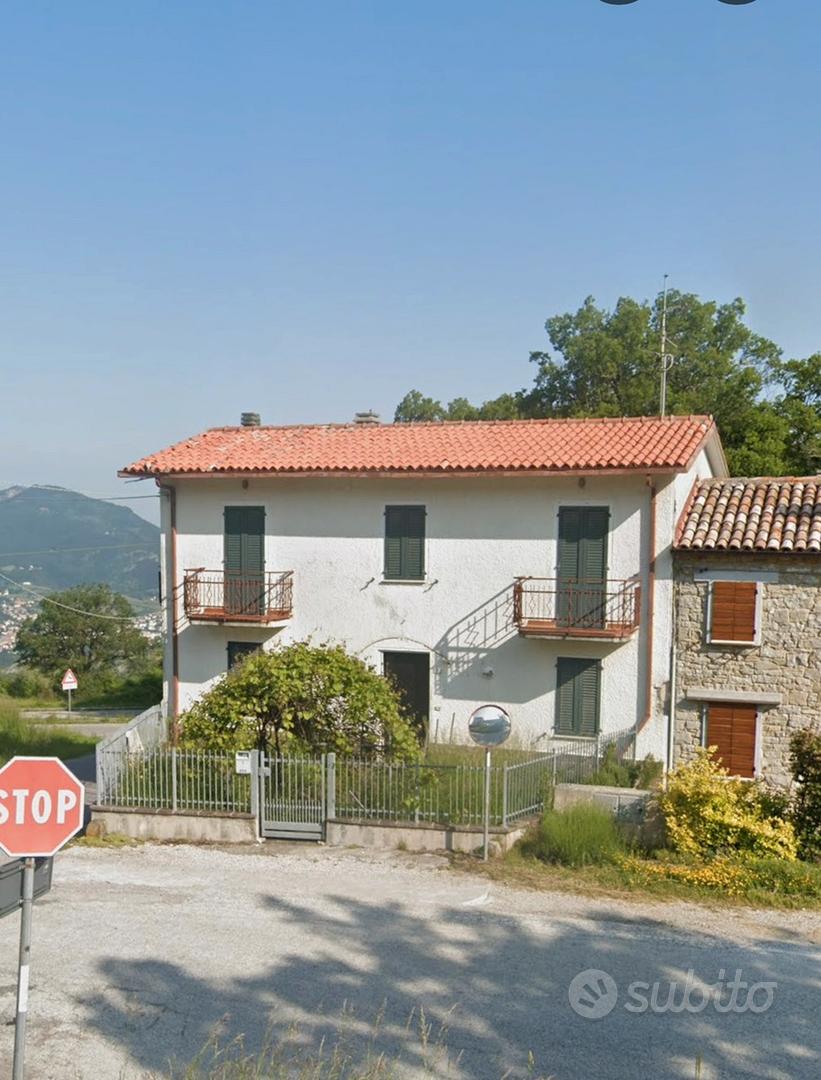 Casa indipendente a Maiolo con vista su San Leo