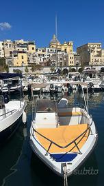 Barca deriva 4,80 m con motore Jonson 737 40/60