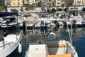 Barca deriva 4,80 m con motore Jonson 737 40/60